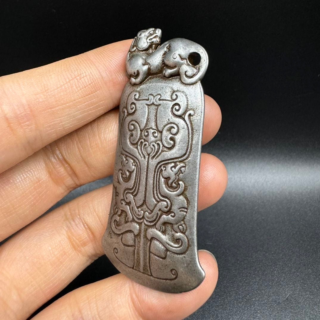 Tibetan Region Sky - Iron Auspicious Beast Amulet Plate: Praying for Buddhist Chant Blessing